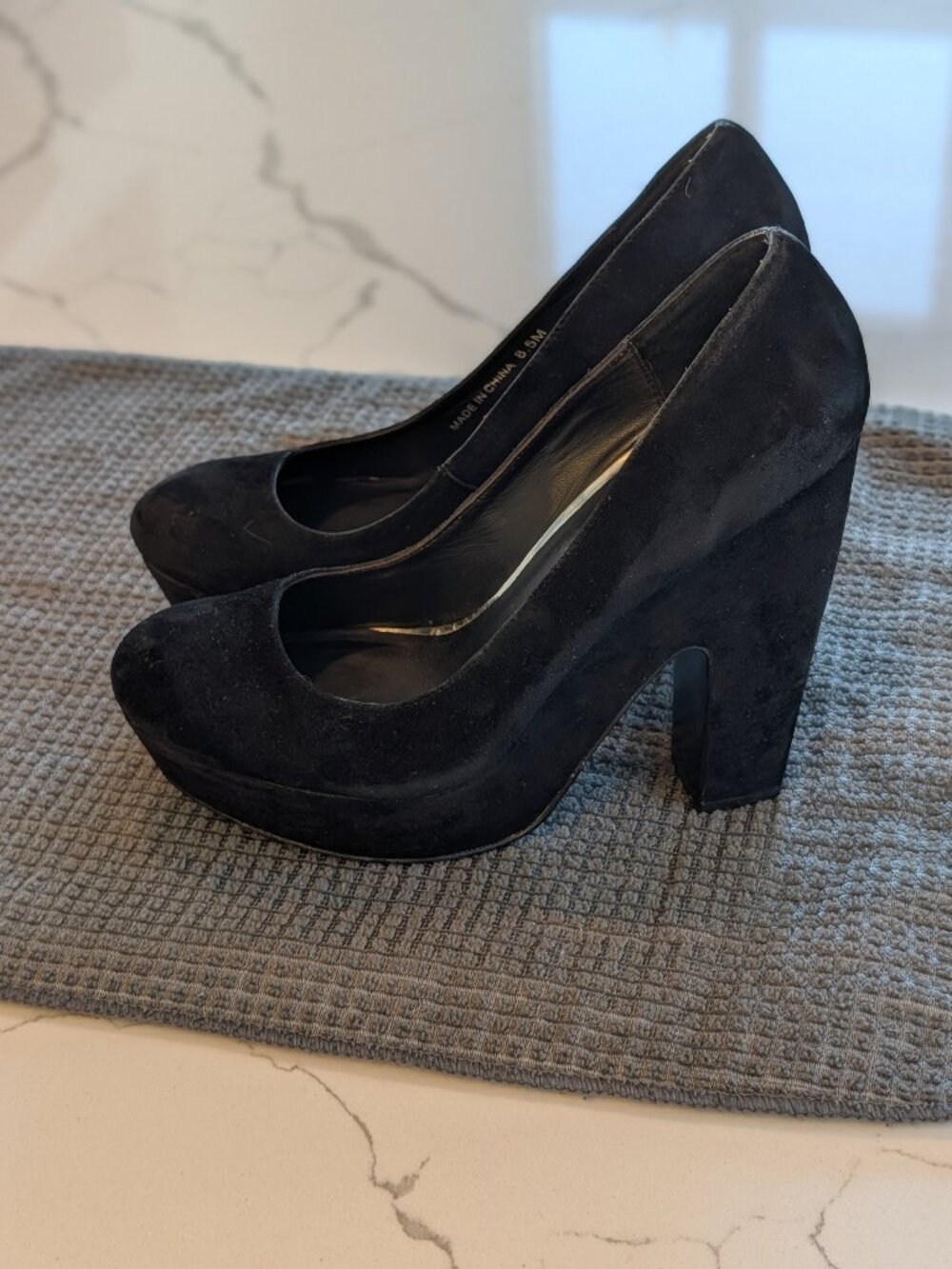 Dolce Vita Brynn Suede Retro Platform Round-Toe Pumps Black 8.5